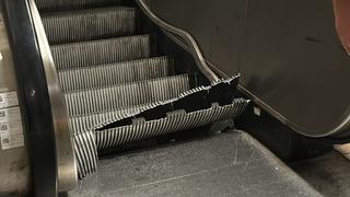 Sarıyer'deki metro istasyonunda korku dolu anlar! Yürüyen merdiven ikiye ayrıldı