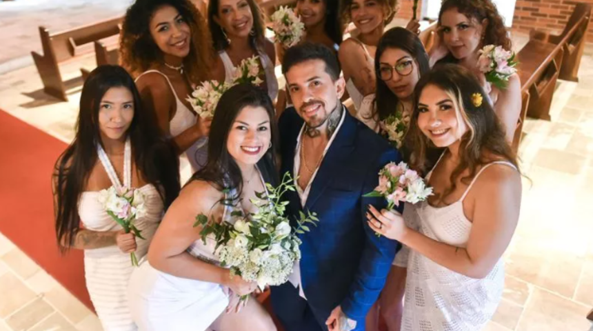 9 kadınla aynı anda evlenerek dünya basınında geniş yankı uyandıran fenomenin üzerinde kara bulutlar dolaşıyor! 4 karısı da boşandı... 