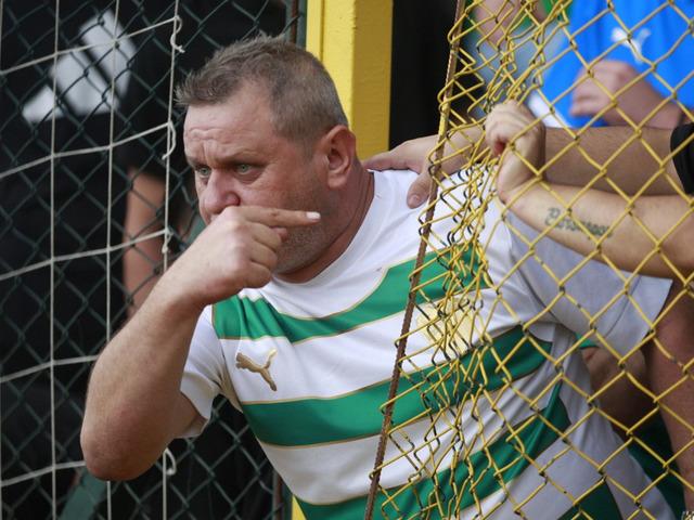 Bursaspor galibiyeti tribünde kalan 6 taraftar ile kutladı