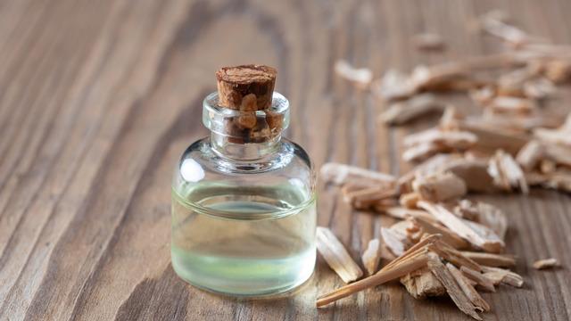 Sedir ağacı yağı faydaları nelerdir? Sedir ağacı yağı ne işe yarar, neye iyi gelir?