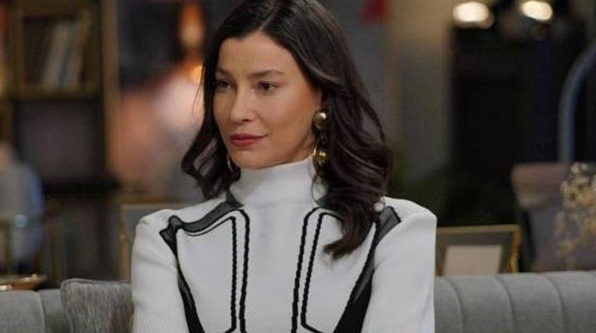 Kızılcık Şerbeti'nin yapımcısının sözleri sonrası Müjde Uzman o yoruma kızdı! "Muhteşem Yüzyıl'daki Meryem Uzerli gibisin"