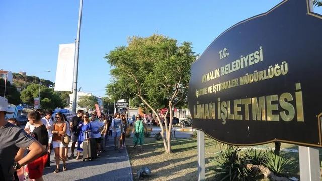 Yunan da fırsatını buldu! Bodrum, Çeşme’de fiyatlar uçunca akın etmişlerdi: Türk’e ucuz tatil yaptırmayacaklar, vergi geliyor