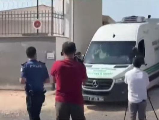 Narin'in cansız bedeni ağabeyi Baran Güran'a teslim edildi! Akrabaları da Adli Tıp Kurumu'na geldi