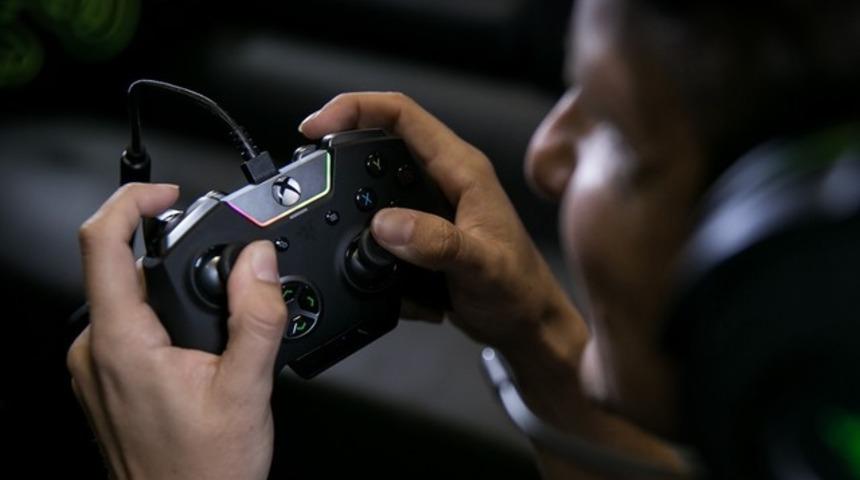 Razer Wolverine Ultimate inceleme altında