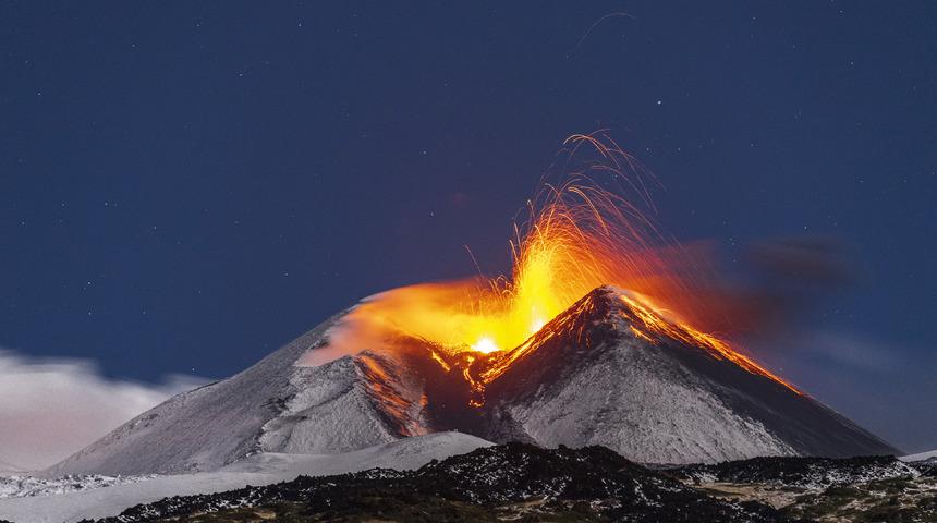 Etna Yanardağı nerede? Etna Yanardağı Türkiye'ye yakın mı?