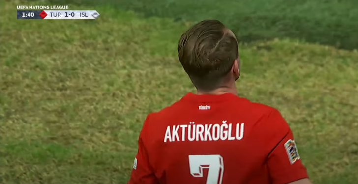 İzlanda maçında şov yapan Kerem Aktürkoğlu'ndan göndermeli sevinç! Tribünlere döndü ve... G2