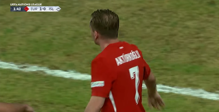 İzlanda maçında şov yapan Kerem Aktürkoğlu'ndan göndermeli sevinç! Tribünlere döndü ve... G5