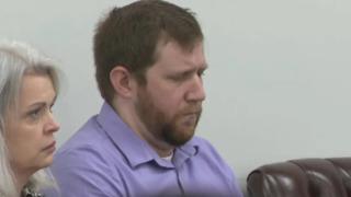 Ortaokulda skandal! Öğretmen kız öğrencilerin soyunma odasına gizli kamera yerleştirdi... Görüntüleri bilgisayarında saklamış 