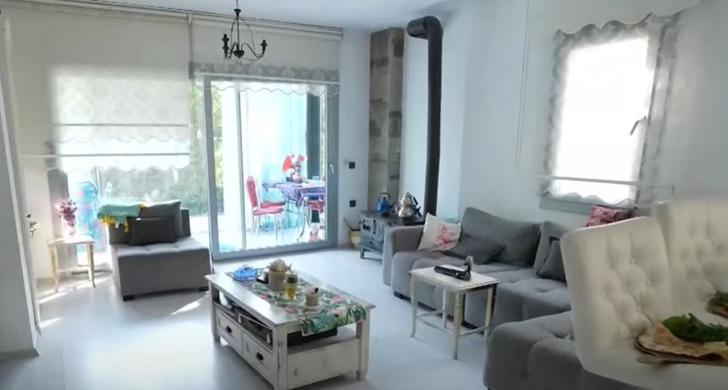 Yeliz Yeşilmen Bodrum'daki lüks villasını gezdirdi! Özene bezene yaptırdığı altınları tek tek gösterdi! Elmaslar, pırlantalar, metrelik zincirler...  G3