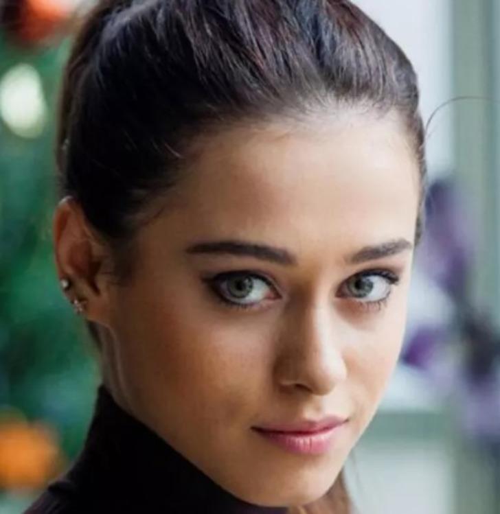 Kurtlar Vadisi'nde Süleyman Çakır'ın kızı Selvi'ydi! Oyunculuğu bırakıp maneviyata yöneldi! Fatma Büşra Ayaydın'ın son halini görenler çok şaşırdı G4