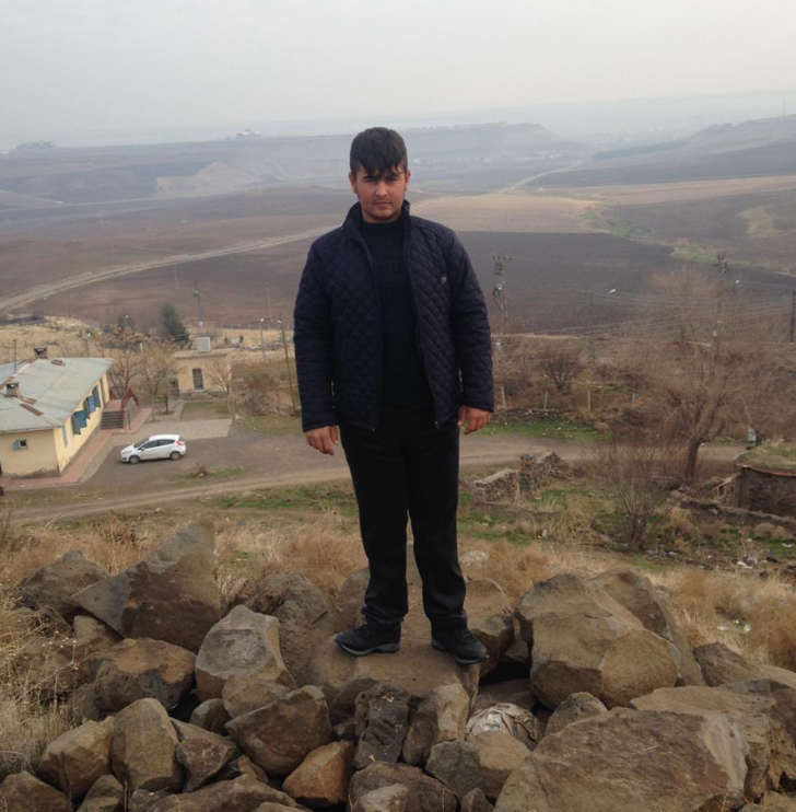 'KATİL BABANDAN UTAN!' Narin'in katili Salim Güran'ın o fotoğraflarına yorum yağdı! İfadesinde oğlu Devran'ın adını vermişti G4