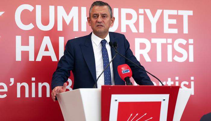 CHP lideri Özgür Özel'den Hulusi Akar'a sert sözler 'Kazı kazan gibi kazıdık, altından...'