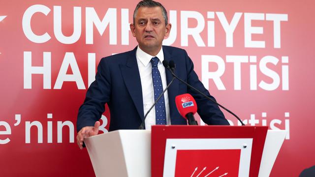 CHP lideri Özgür Özel'den Hulusi Akar'a sert sözler 'Kazı kazan gibi kazıdık, altından...'