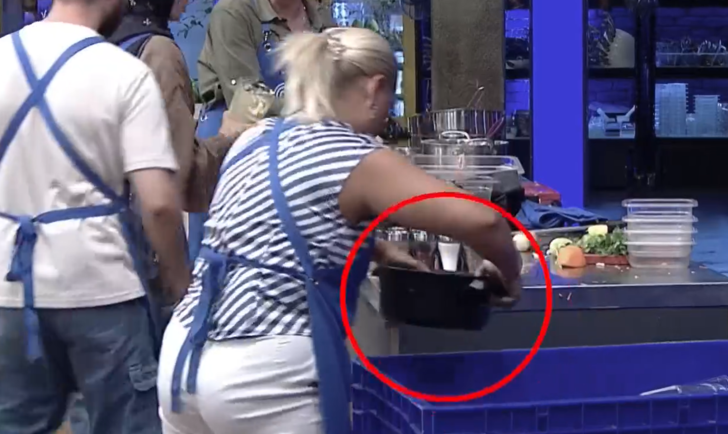 MasterChef'te gergin anlar: Somer Şef stüdyoyu terk etti!  Mehmet Şef 'Siz şımarıksınız' diyerek yarışmacıları azarladı G3