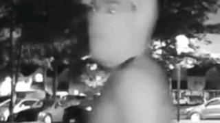 Tüm mahalleli bu sapıktan yaka silkti! Her gece yarısı çırılçıplak apartmanın önüne geliyor...  Eylemleri giderek daha da tırmanıyor