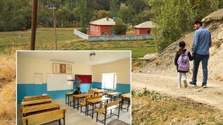 Okulun tek öğrencisi! Yalnız gidiyor, okuyor, oynuyor, geliyor... 'Keşke sınıf arkadaşım olsaydı'