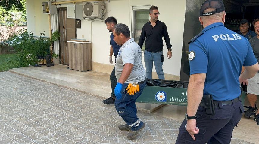 Antalya'da evinde silahla öldürülen kadın cinayetiyle ilgili 2 kişi yakalandı