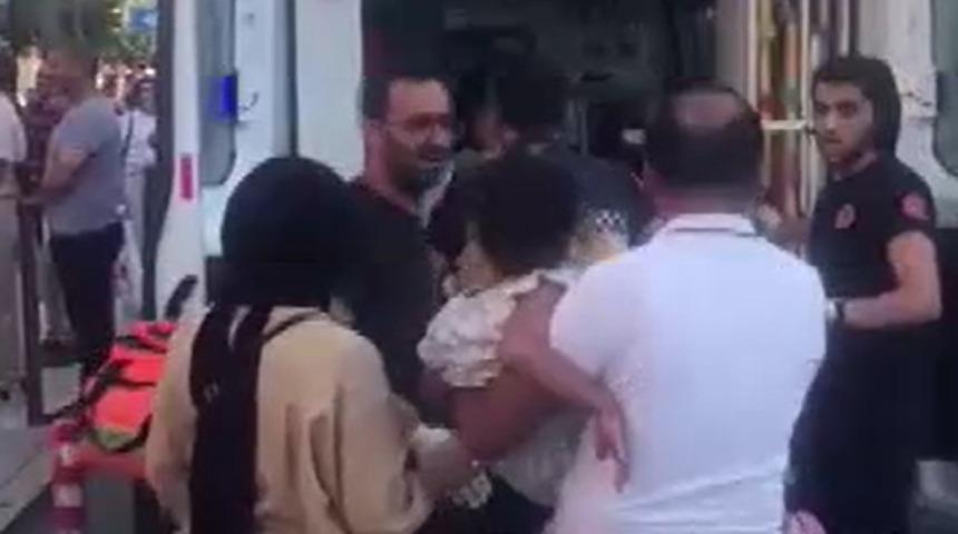 Tekirdağ'da akılalmaz olay! Yolda yürüyen anne ve kızının üstüne düştü