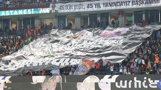 Trabzonspor - Beşiktaş maçı öncesinde bordo-mavili taraftarlarda hazırlıklar sürüyor