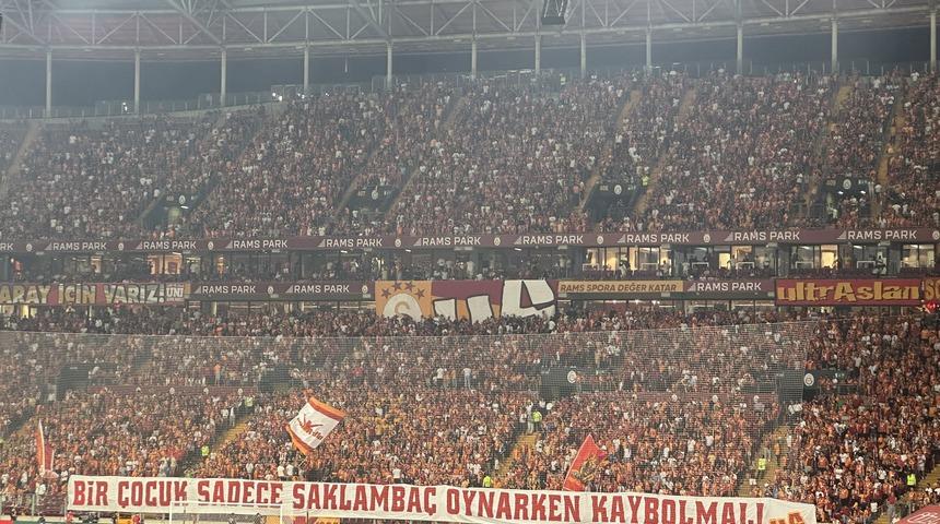 Galatasaray'dan duygusal Narin pankartı... 