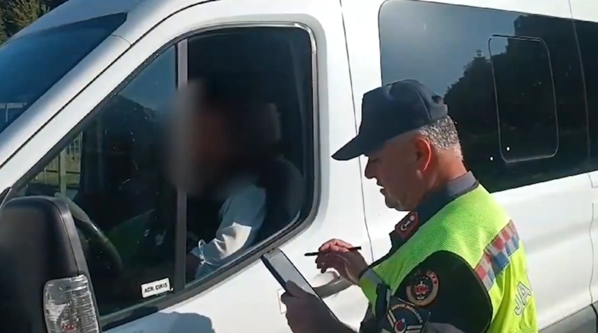 Çakar takanlar affedilmedi! Bir haftada yüz binlerce sürücüye faturası kesildi