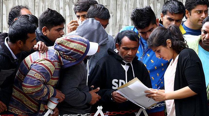 Almanya Schengen'i askıya aldı, diğer ülkeler isyan bayrağını çekti. Sınırdan alınmayan 18 bin ilticacı Türk mahsur kaldı!