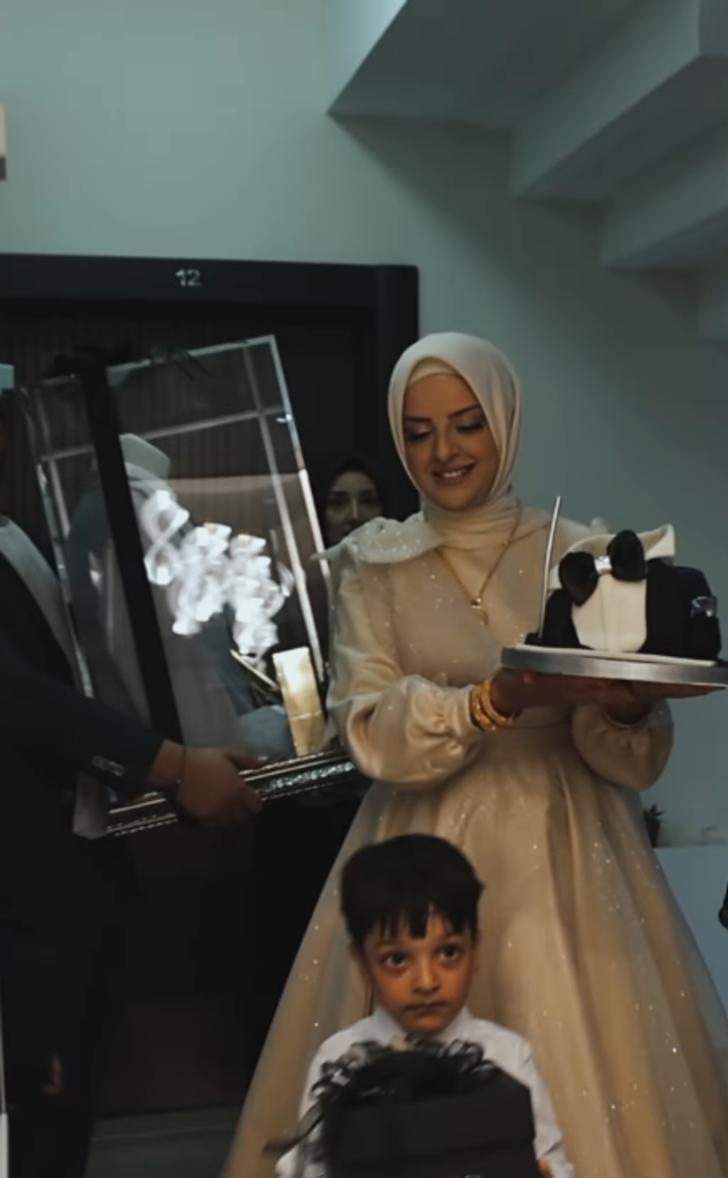 Kadir Ezildi damat bohçasını paylaştı! Altın bilezikler gözden kaçmadı... "Gösteriş" eleştirisine kızdı G4