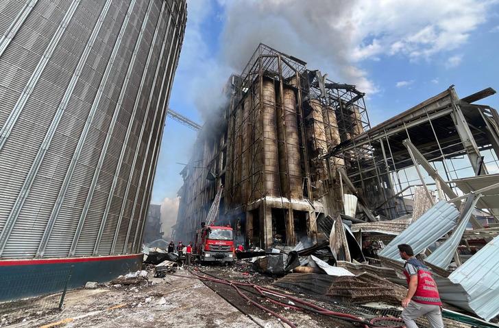 Son dakika | Sakarya'da makarna fabrikasında patlama! Yaralı sayısı 30'a yükseldi, kahreden haber geldi: Korkunç olayın görüntüleri ortaya çıktı G3