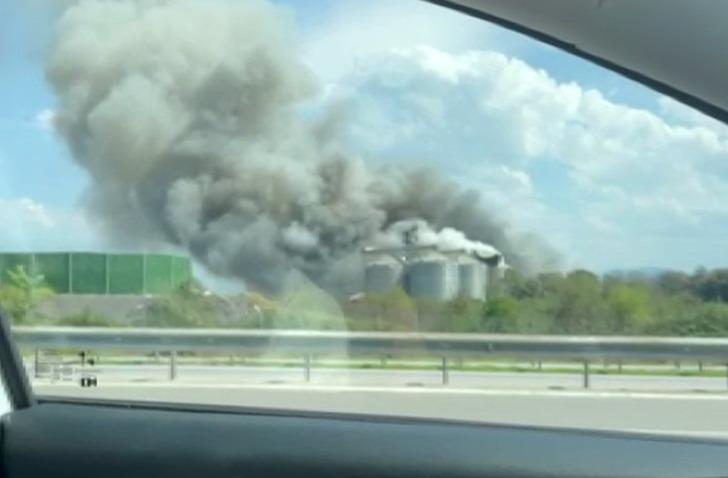 Son dakika | Sakarya'da makarna fabrikasında patlama! Yaralı sayısı 30'a yükseldi, kahreden haber geldi: Korkunç olayın görüntüleri ortaya çıktı G5