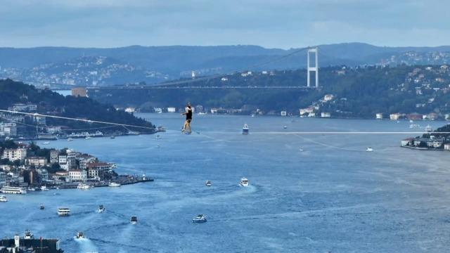 ISTANBUL---ESTONYALI-ATLET-15-TEMMUZ-KOP_390873_108428