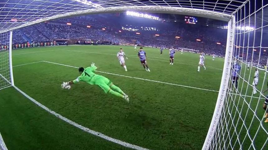 Derbi sonrası Trabzonspor'dan Uğurcan Çakır paylaşımı! ''Türkiye'nin...''