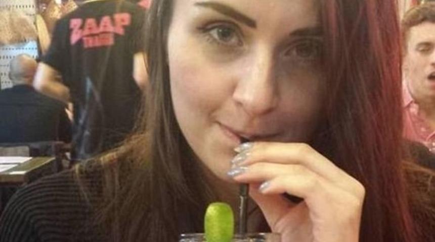 Trende uyuyakaldı! Uyandığında pe&ccedil;etenin i&ccedil;indeki parayı g&ouml;r&uuml;nce...