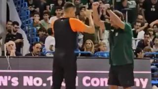 Panathinaikos'ta Ergin Ataman adeta çılgına döndü! Sahanın içine girdi... Skandal pankartı görünce 'Beni oyundan atın' dedi...!