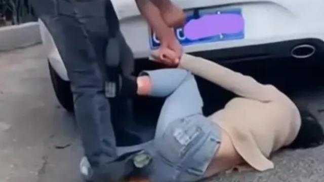 3 gün boyunca iş gezisine gittiğini söylemişti! Aldatan kadın kocasına sokak ortasında yakalandı... Ortalık bir anda karıştı