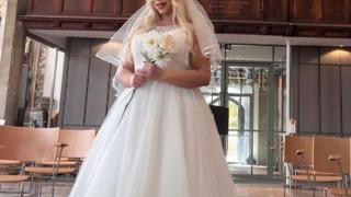 Kendisiyle evlenip boşanan modele teklif yağıyor! Evlilik tekliflerinin sayısı 1500'e ulaştı... Daha fazla talep görüyorum