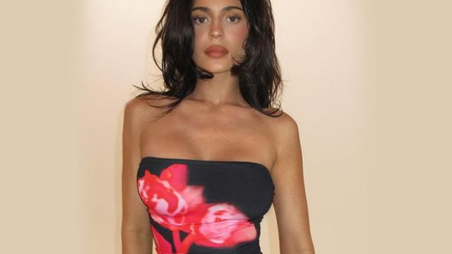 Keşke hiç yaptırmasaydım demişti ama... Kylie Jenner'ın son pozuna yorum yağdı: Yine mi büyüttün?