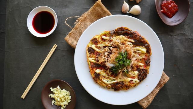 Okonomiyaki tarifi: Okonomiyaki nasıl yapılır?