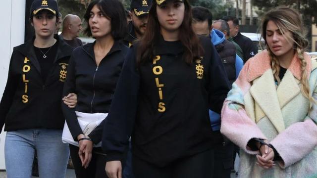 Bahar ve Nihal Candan bir kez daha hakim karşısında! Ara karar açıklandı