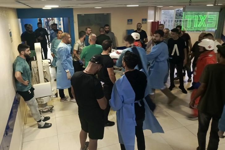 Son saldırıdaki 'Türkiye' detayı herkesi korkuttu! Vatandaşlar, patlayan telsizler sonrası telefonculara akın ettiler G3