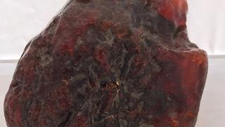 Rüzgarda kapısının kapanmaması için stoper olarak kullanıyordu! Değersiz zannettiği taşın değeri 1 milyon Euro (38 milyon TL)