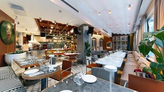 İzmir’de mutlaka uğramanız gereken lezzet ve eğlence durağı: Pally