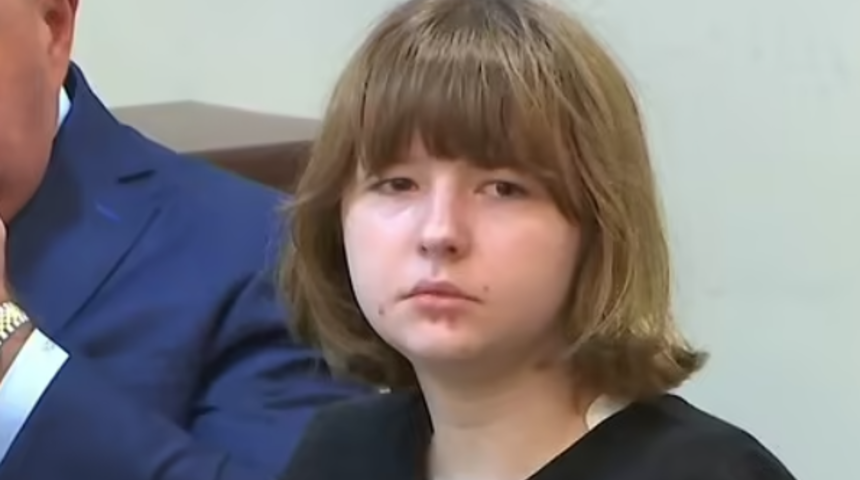 Annesini öldüren 14 yaşındaki genç kızın soğukkanlılığı tüyler ürpertti! Önce 3 el silah sesi duyuldu... Sonra üvey babasına mesajlaşmaya başladı