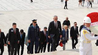 TFF Başkanı Hacıosmanoğlu ve Yönetim Kurulu Üyeleri, Anıtkabir'i ziyaret etti