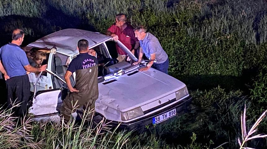 Adana'da otomobil, dere yatağına devrildi! 2 kişi yaralandı