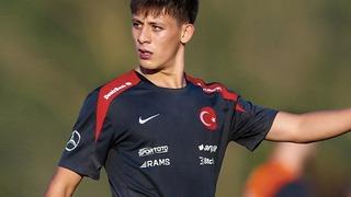 Galaya sevgilisiyle gitti! Arda Güler ve sevgilisi Duru ilk kez el ele! Tüm gözler onlardaydı...