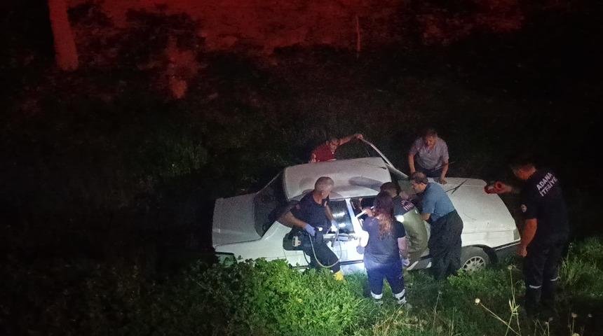 Adana'da dere yatağına düşen otomobildeki 2 kişi yaralandı