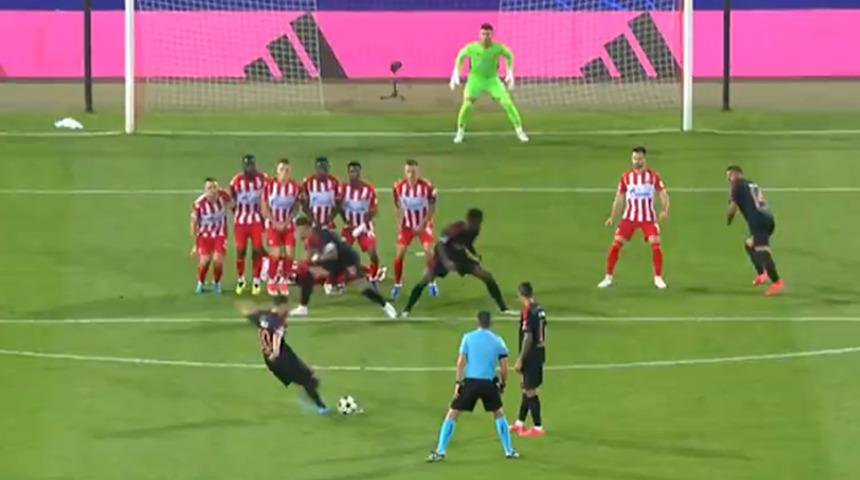 Benfica Teknik Direktörü, oyuncusu Orkun Kökçü'nün gol atmasına neredeyse üzüldü! Yedek kulübesinde tepkisiz kaldı...