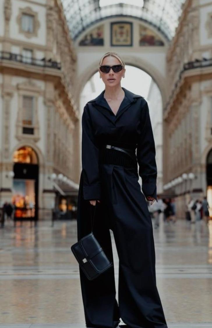 Hadise Milano Moda Haftası'nda yerini aldı! Defile izlemeye siyahlar içinde gitti! Tarzına beğeni yağdı  G1