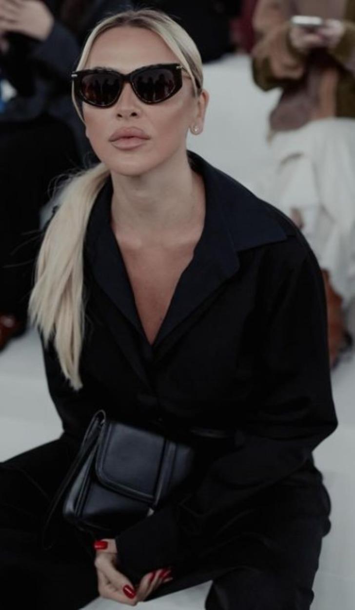 Hadise Milano Moda Haftası'nda yerini aldı! Defile izlemeye siyahlar içinde gitti! Tarzına beğeni yağdı  G5