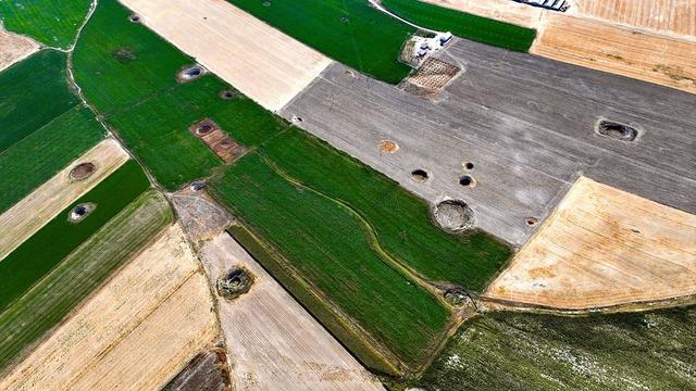 Tek kareye 24 tanesi sığdı! Ürkütücü boyutlarda yüzlercesi var: Konya Ovası'nda Ay'ın yüzeyine benzedi, obruklar endişelendiriyor